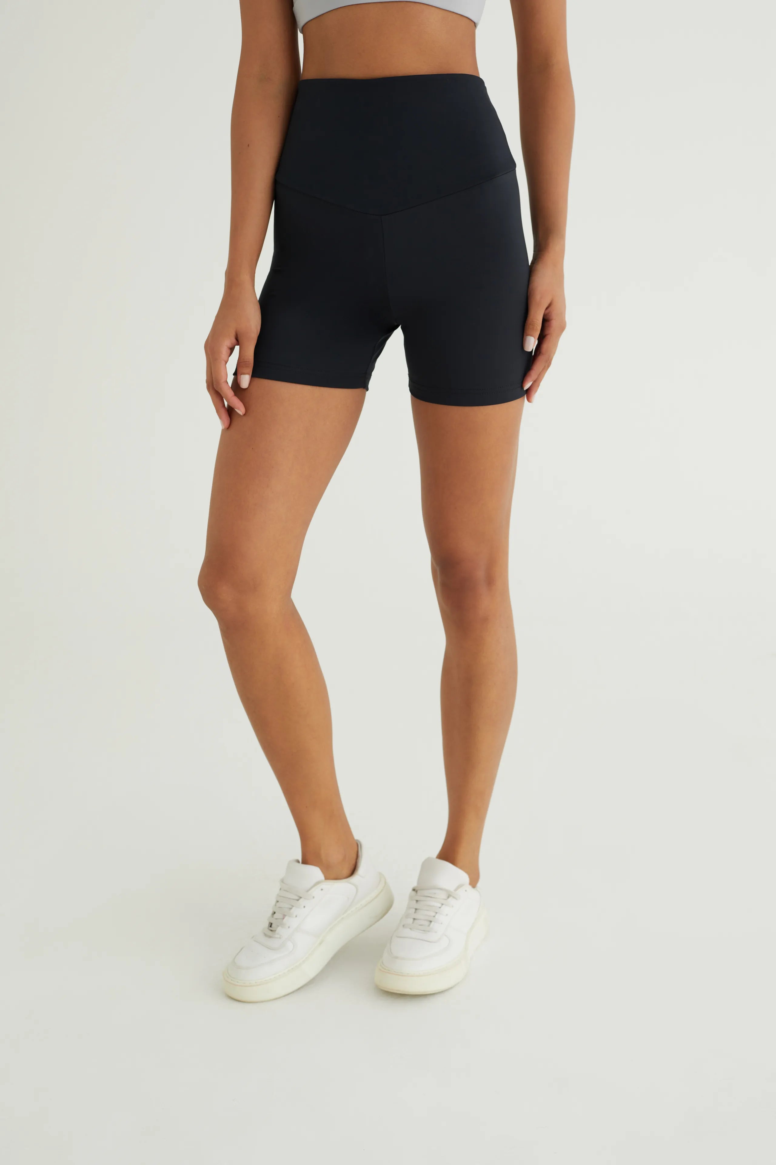 Comfortlux Siyah Yüksek Bel Cep Detaylı Kısa Tayt