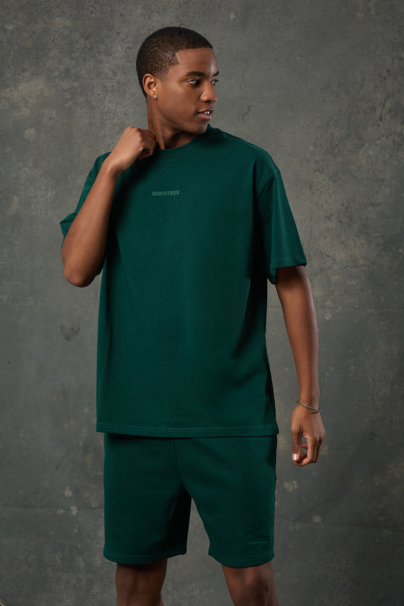 Urban Yeşil Oversize T-Shirt, doğal tonların modern kesimle buluştuğu şık ve rahat bir parçadır. Oversize formu ile gün boyu konfor sunarken, yeşilin dingin enerjisi ile stilinize özgün bir hava katar. Yumuşak kumaş dokusu, hareket özgürlüğü sağlar ve hafif yapısıyla öne çıkar.