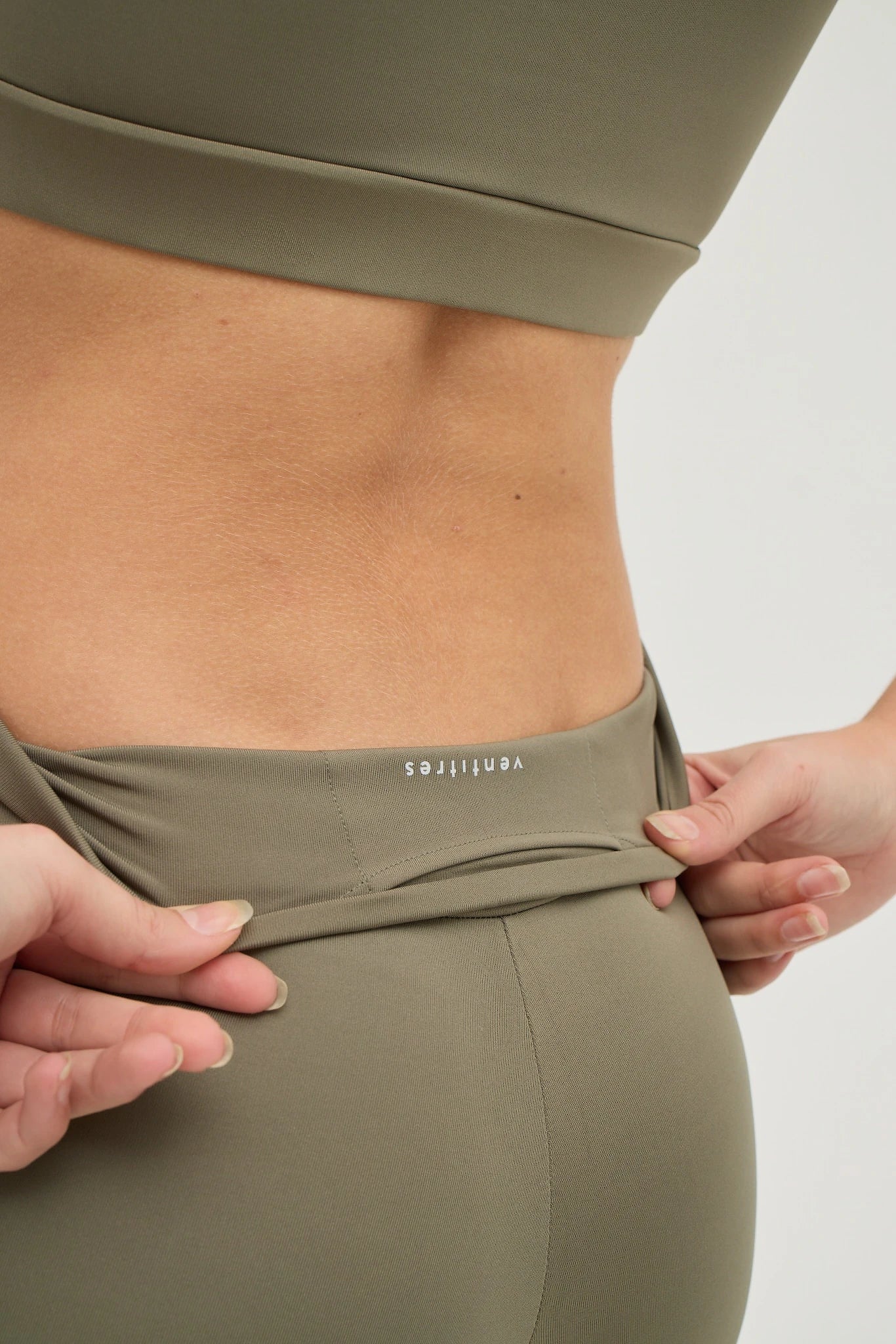 Comfortlux Bej Yüksek Bel Cep Detaylı Bisiklet Taytı 20 Cm