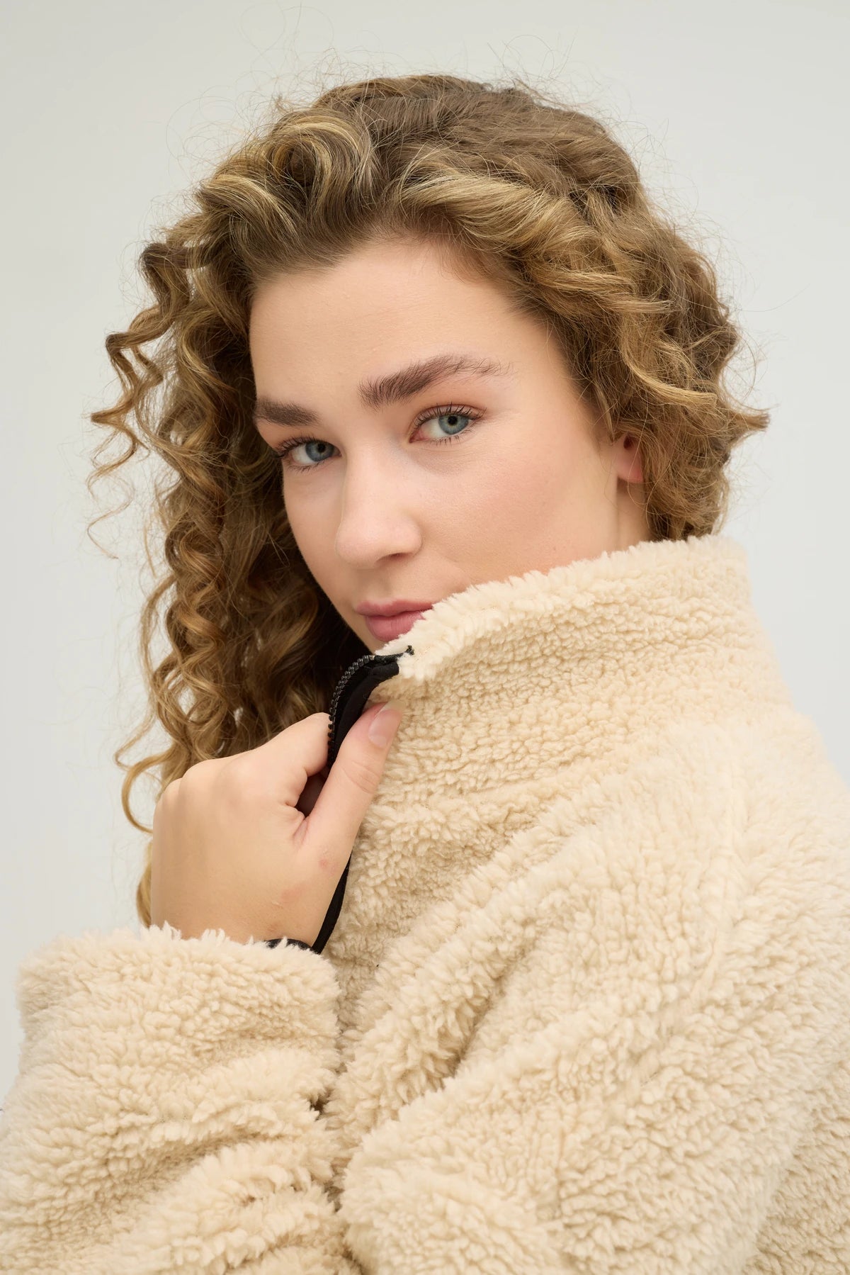 Unisex Bej Oversize Tam Fermuarlı Peluş Sweatshirt