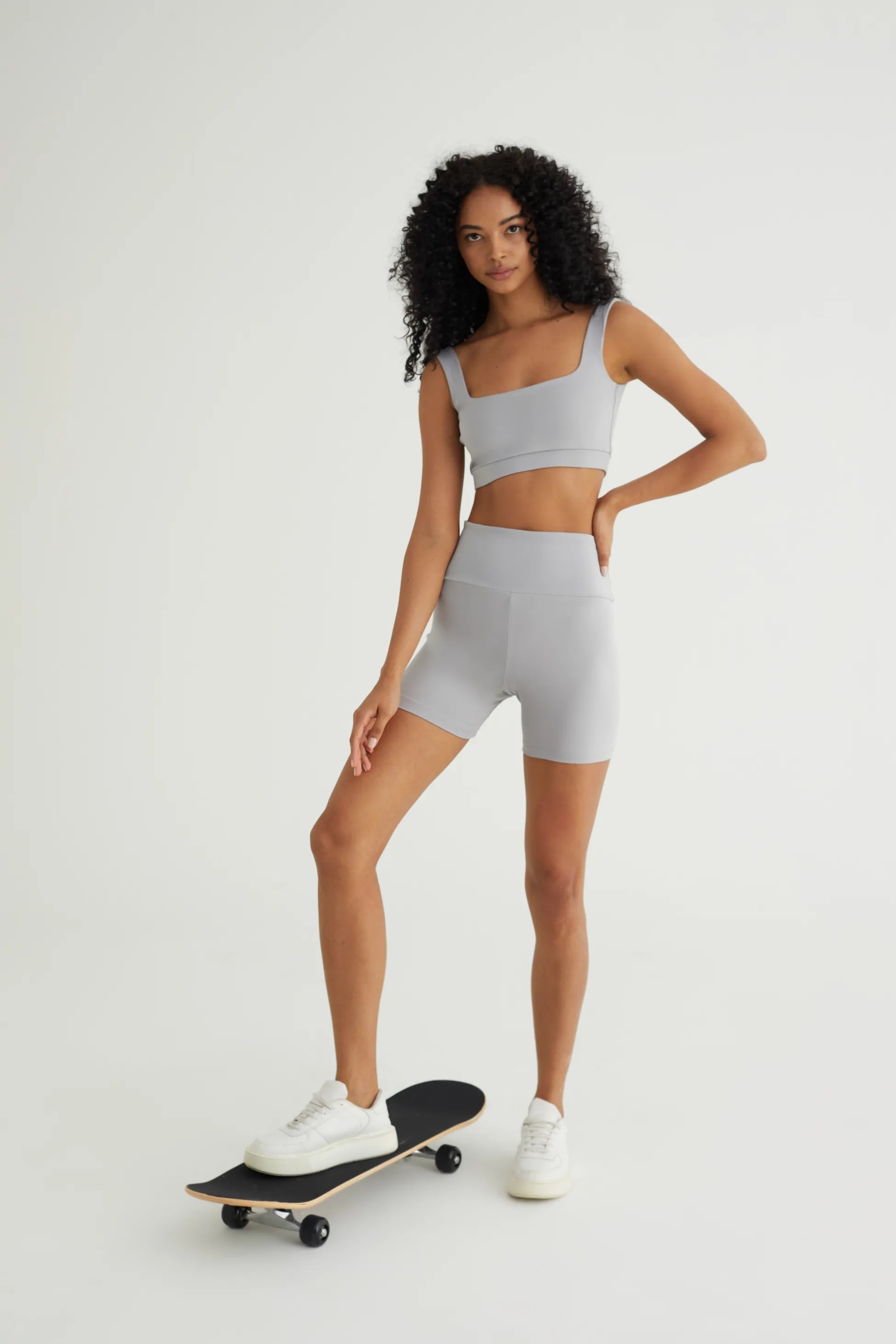 Comfortlux Gümüş Gri Yüksek Bel Cep Detaylı Kısa Tayt