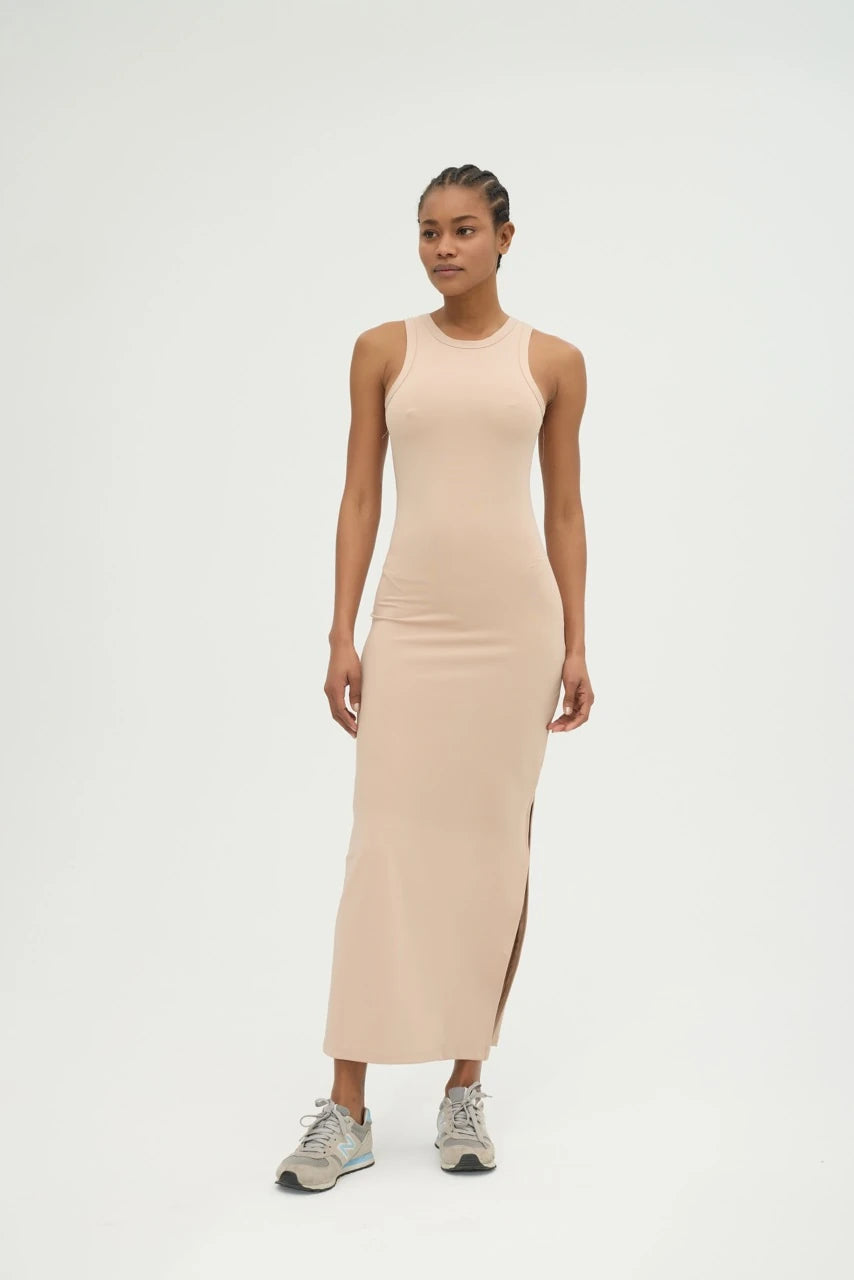 Yandan Yırtmaçlı Bej Basic Elbise
